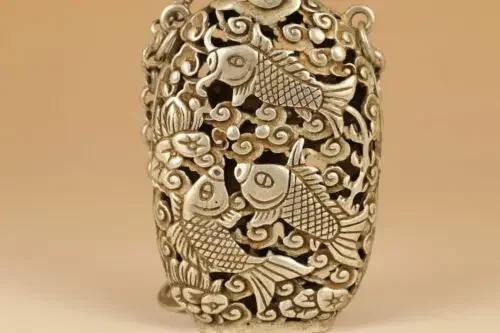 Старый тибетский серебряный кулон ручной работы с выдолбленной рыбой и лотосом