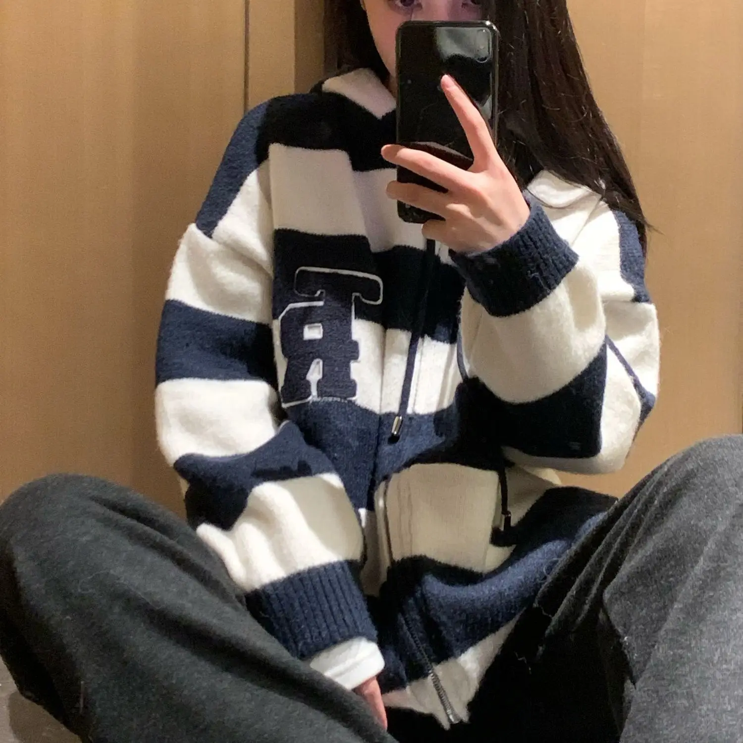 Простой свитер с капюшоном на молнии в корейском стиле для женщин осенне-зимний