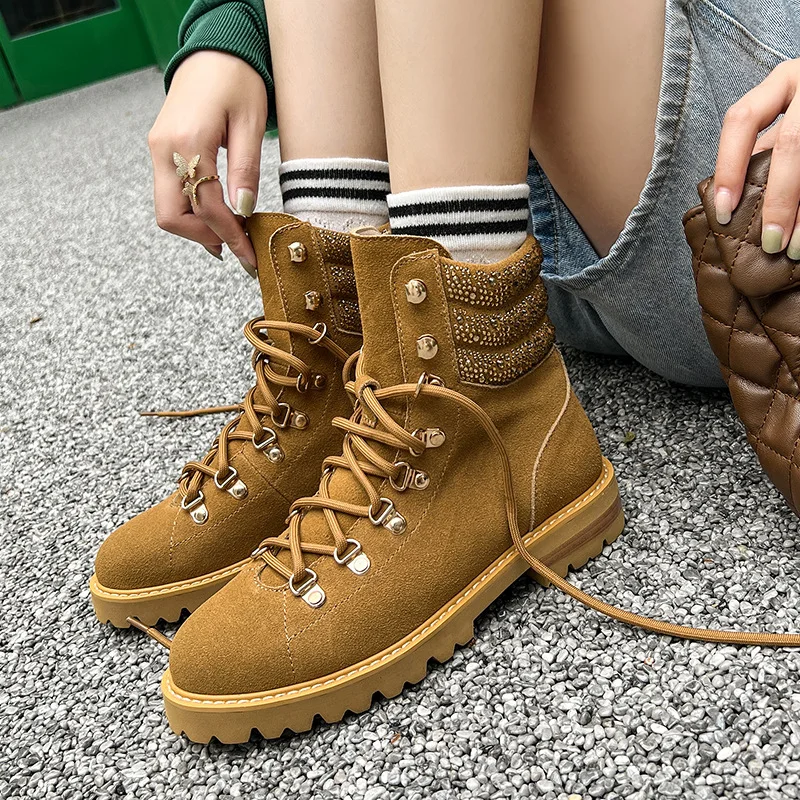 

Короткие ботинки с круглым носком и кристаллами, желтые женские зимние ботильоны, женская обувь на шнуровке, модная женская обувь на низком ...