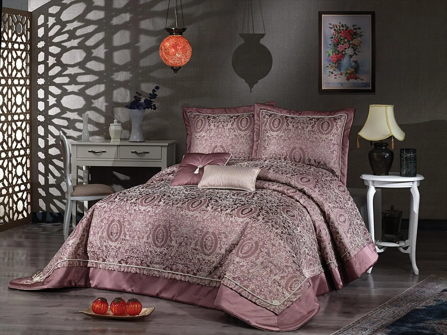 

Linda Double Bed Cover Color Rose