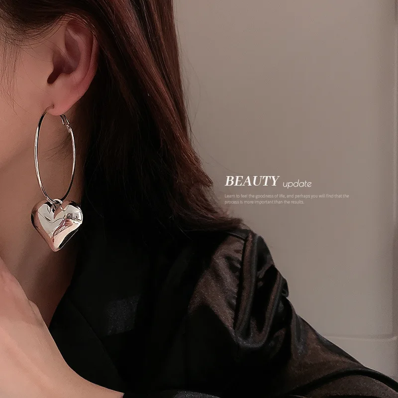 

Korean Fashion Chic Sliver Heart Hoop Earrings for Women Girls 2023 Trendy Exaggerated Causal Party Drop Earrings Jewelry Gift