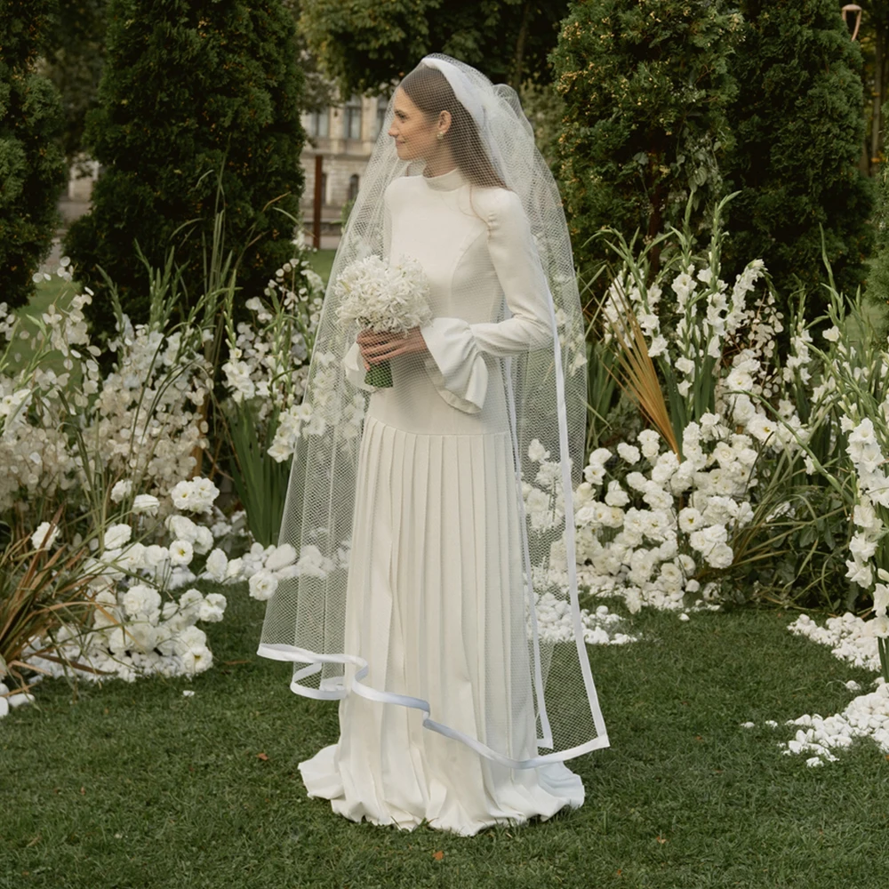 Мягкое атласное зимнее свадебное платье с длинным рукавом по индивидуальному