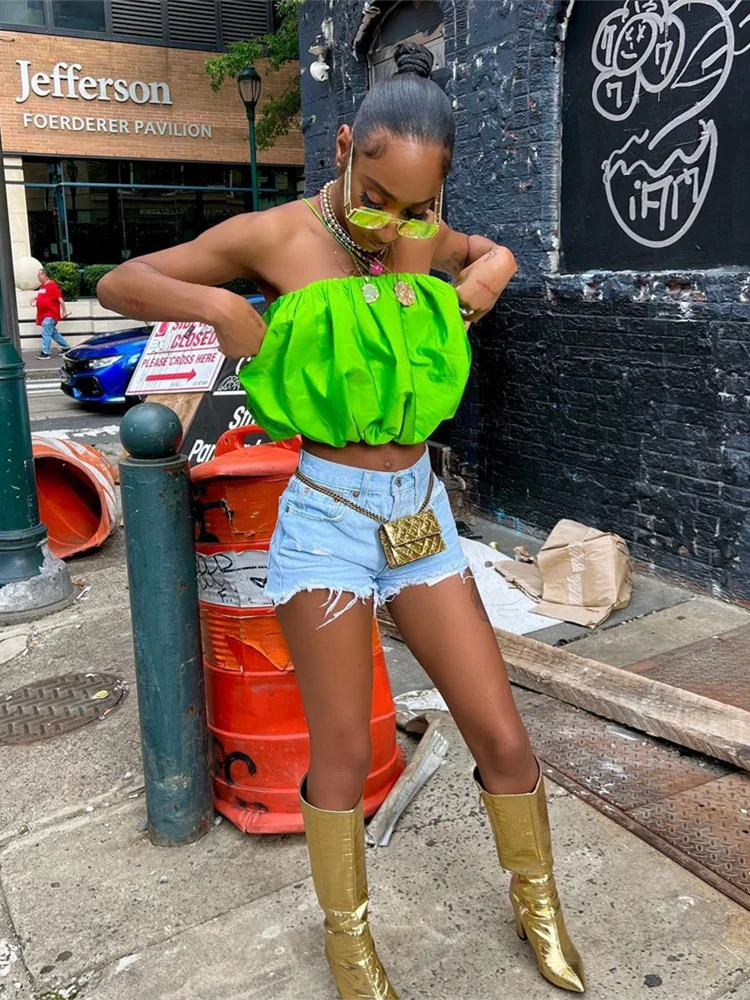 

WESAYNB Wholesale Summer y2k Clothes Streetwear T Shirts Soild T Shirts Crop Cami Tops Women 2022 Halter Green Cut Out Crop Top