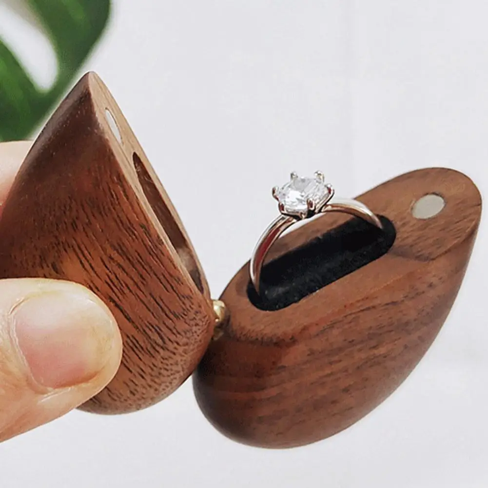 

Деревянная шкатулка в форме сердца из ореха, бархатный мягкий внутренний держатель, органайзер, деревянная шкатулка для ювелирных изделий, семейное предложение, помолвка G0B8