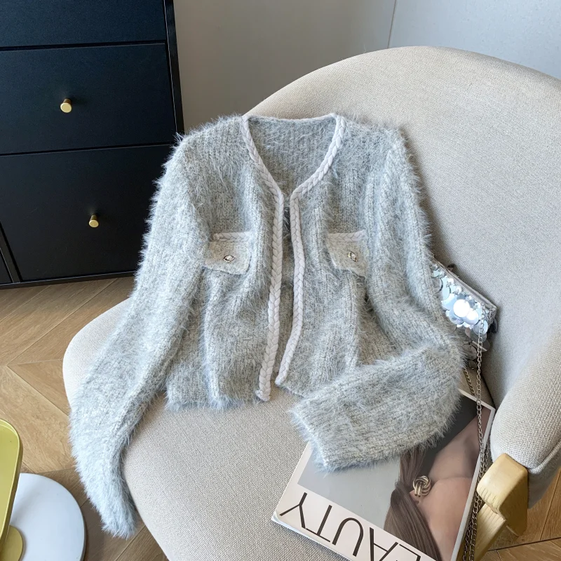 Тонкое пальто из искусственного меха во французском стиле женское зимнее 2025 года