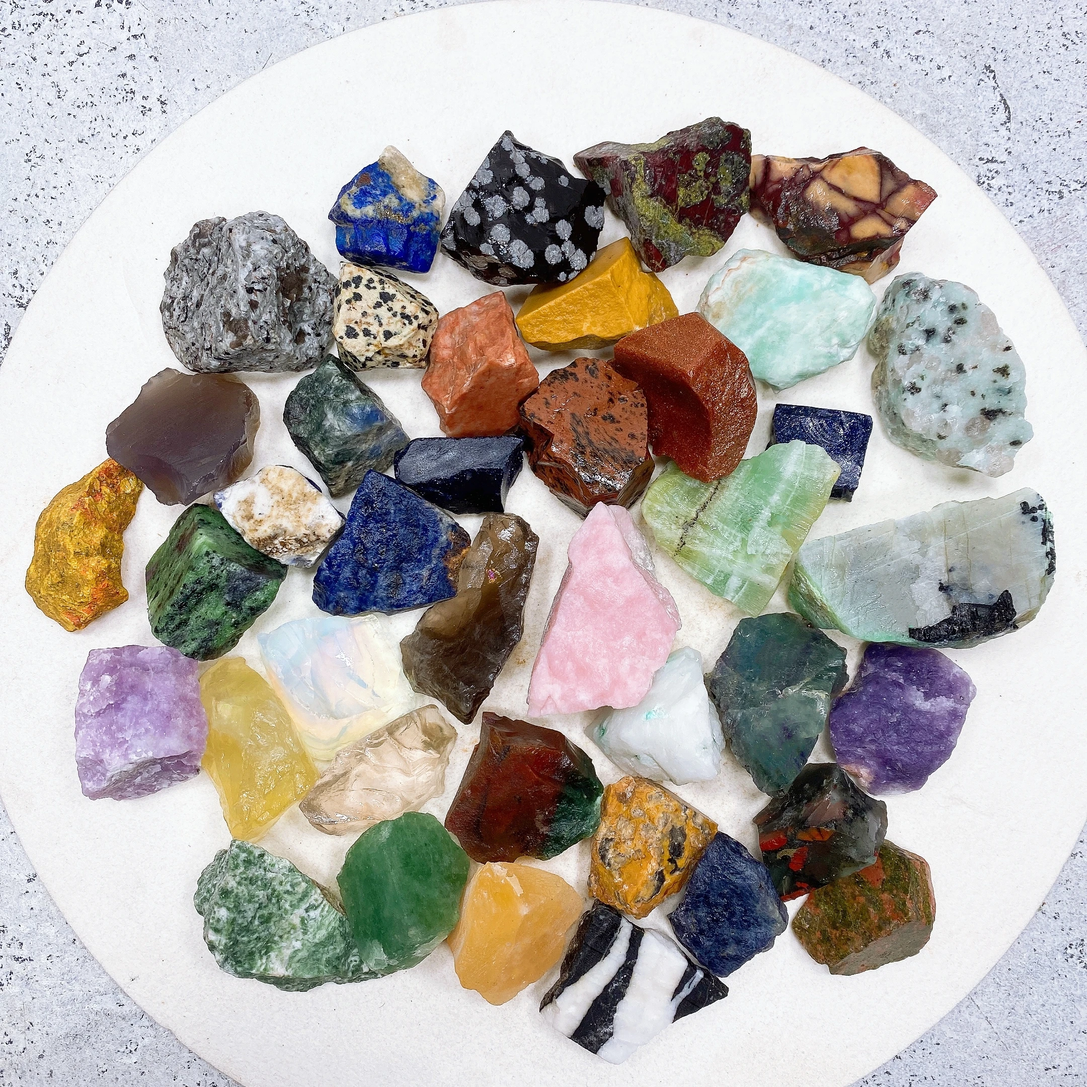 Необработанный кварцевый камень для декора