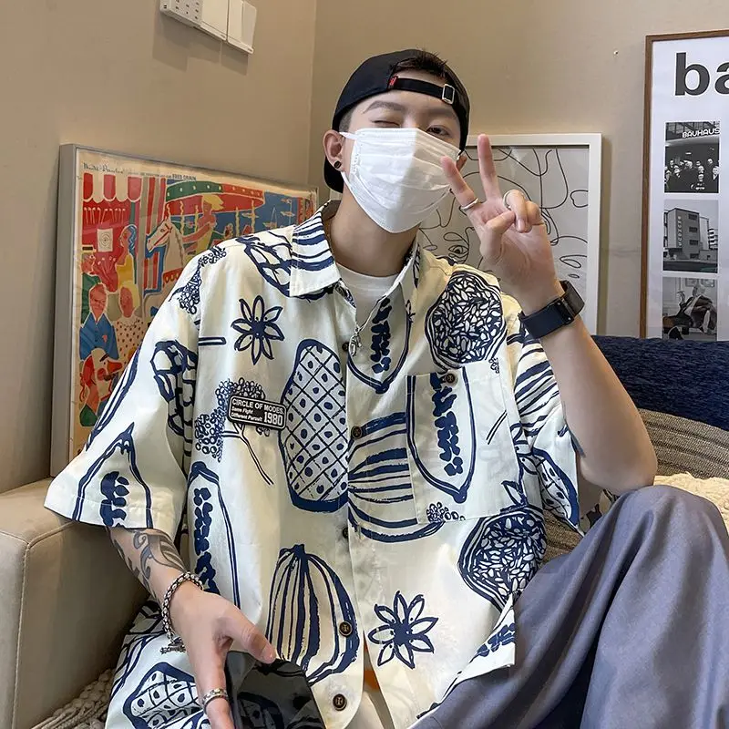 

Leisure trend retro graffiti shirt men and women loose fitting summer American couple hip-hop short sleeved top Harajuku y2k