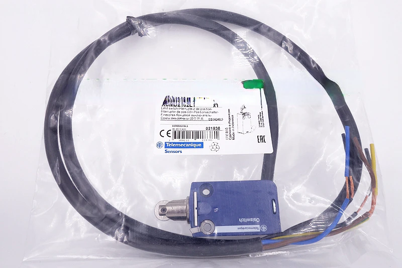 

New original XCMD2102L1 XCMN2102L1 Limit switch ZCMD21+ZCE02+ZCMC21L1 1M