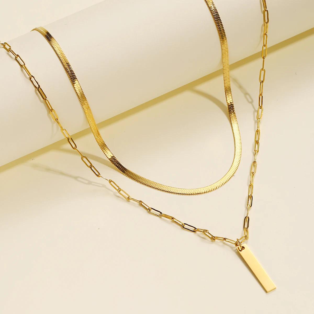 

Женское двойное ожерелье в виде змеи