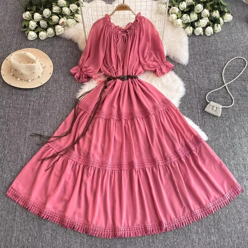 Платье-трапеция с коротким рукавом поясом на завязках