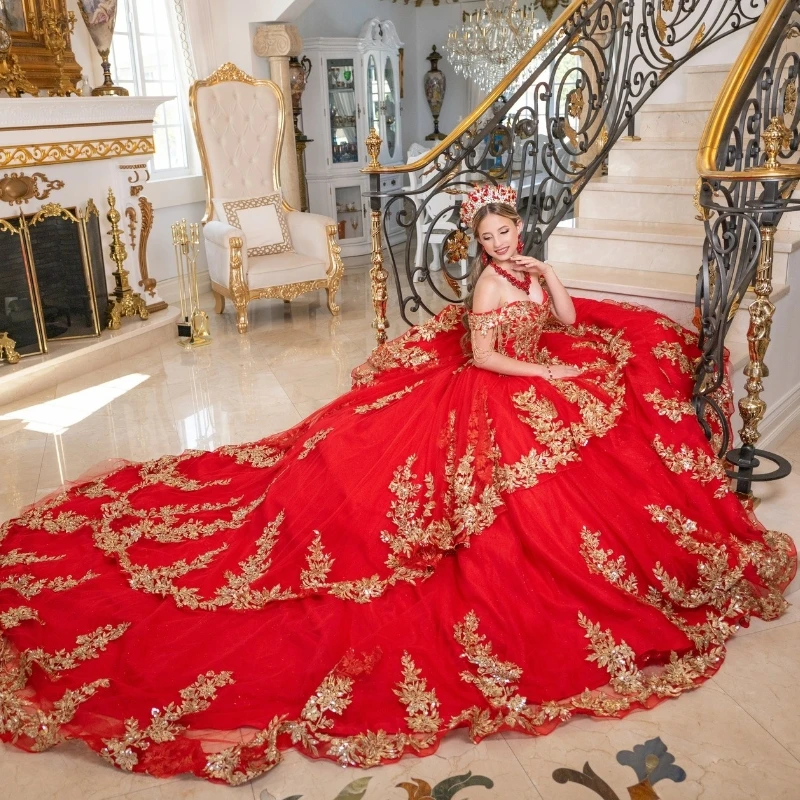 Красное бальное платье Quinceanera с открытыми плечами Золотая Аппликация Кружева