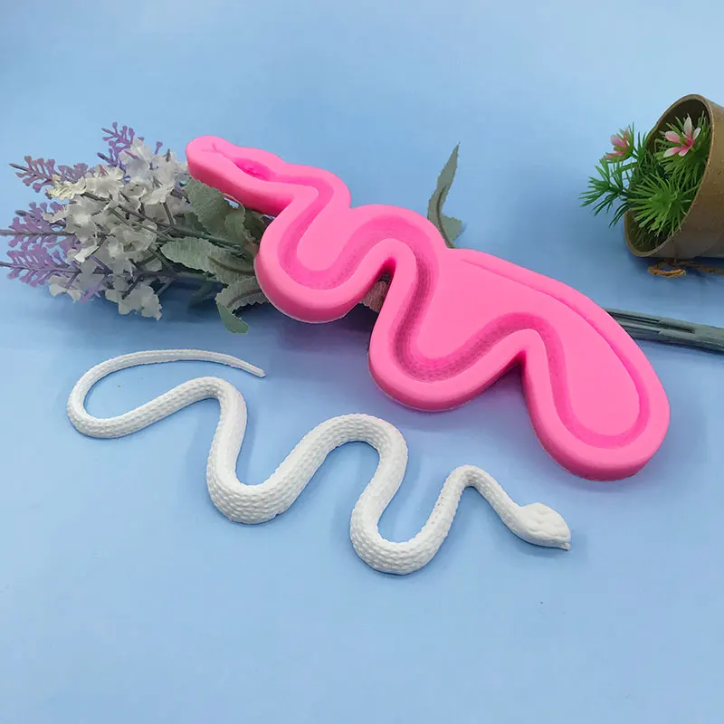 

Snake Silicone Mold,Cake,Candy,Clay,Animal,Jewelry, Cookies,resin,snake fondant polymer clay flxible icing chocolate mold