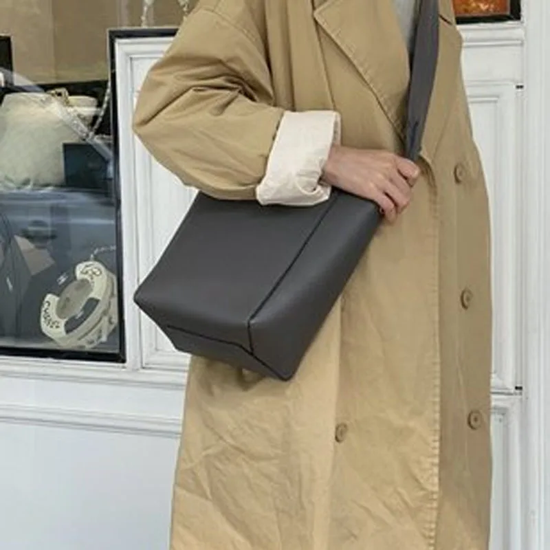 

PAR07 high quality genuine leather luxury bag classic fashion underarm bag bucket bag falp bag handbag holiday gift freeshipping