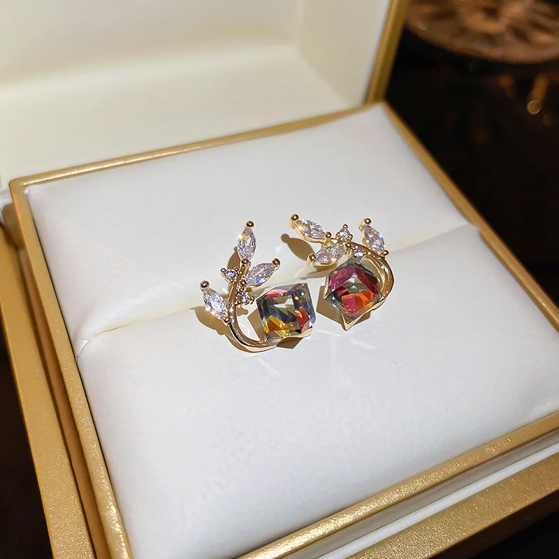 

New zircon leaf crystal square earrings Japanese and Korean fashion temperament design earrings all-match sweet earrings