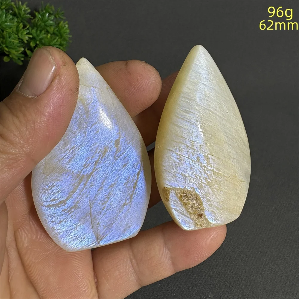 

Лунный камень синего цвета для дома