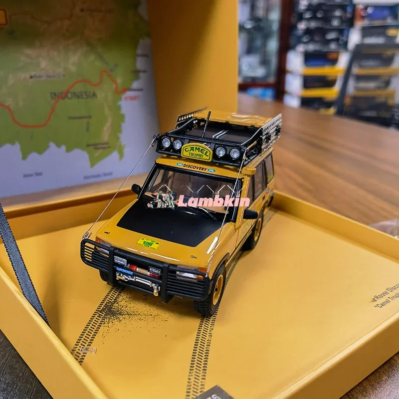 Почти настоящий 1:43 для Range Rover Discovery первого поколения Camel Cup Kalimantan Station 1996 модель
