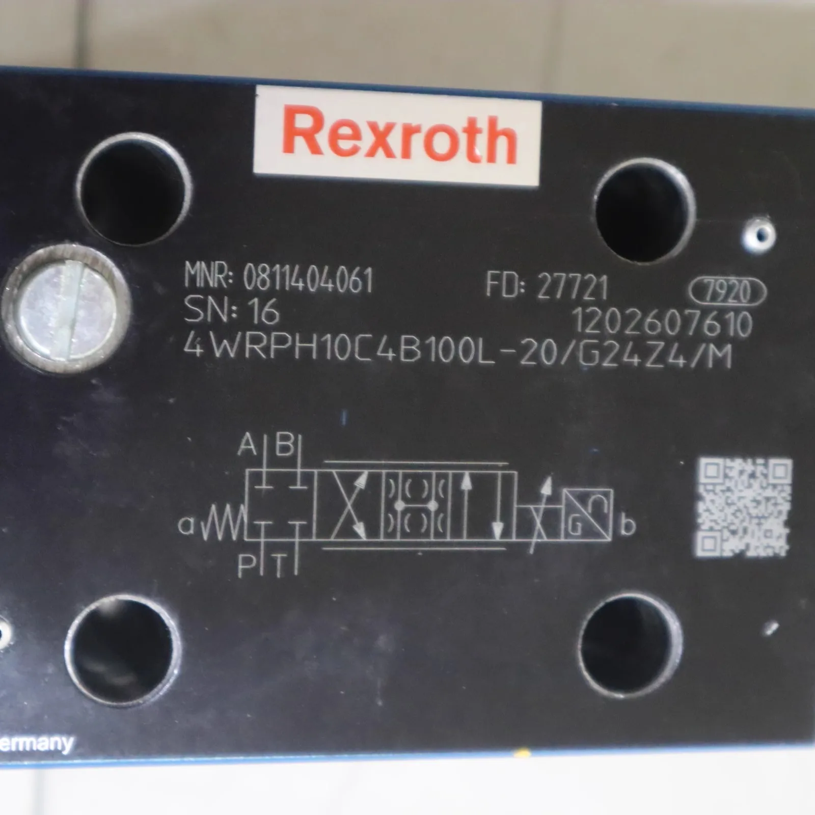0811404061 4WRPEH10C4B100L-22/G24Z4/M немецкий пропорциональный клапан Rexroth REXROTH