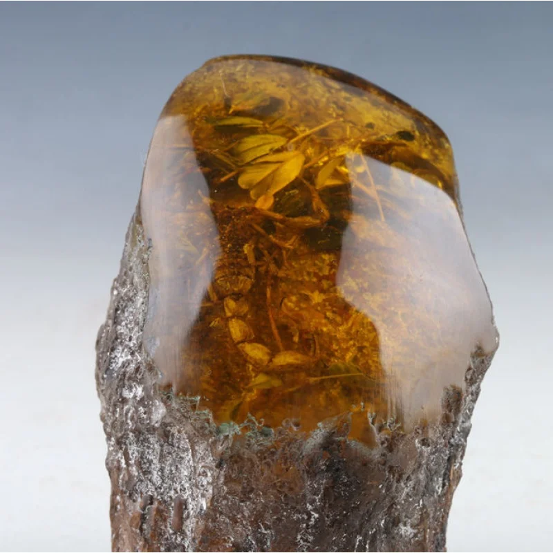 

100% natural amber statue w scorpion
