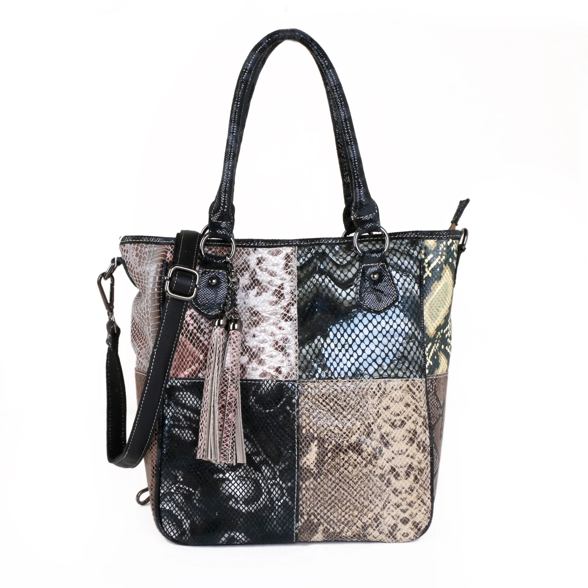 

Женская сумка через плечо из натуральной кожи со змеиным принтом