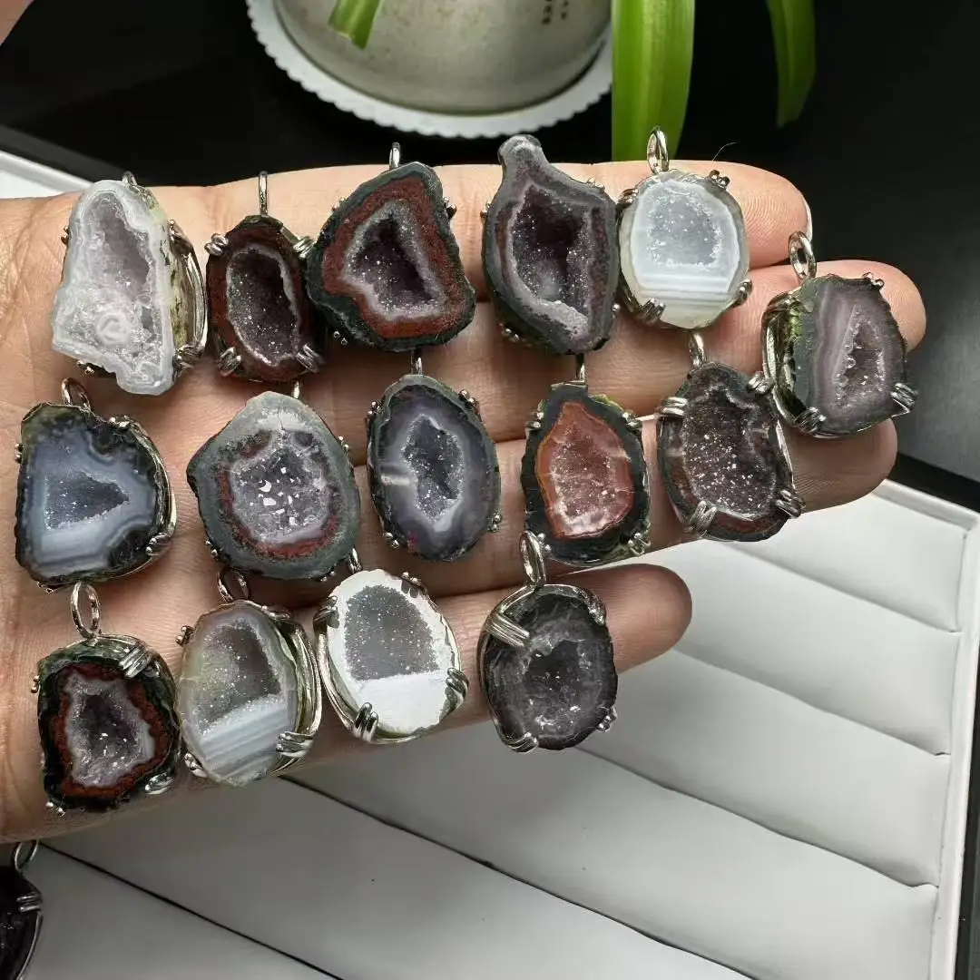 

Серебряный кулон с кварцем