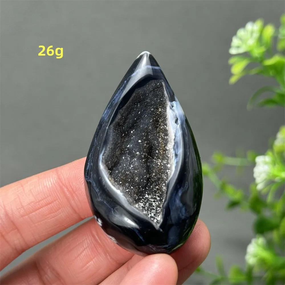 Черный агат, яйцо, геода