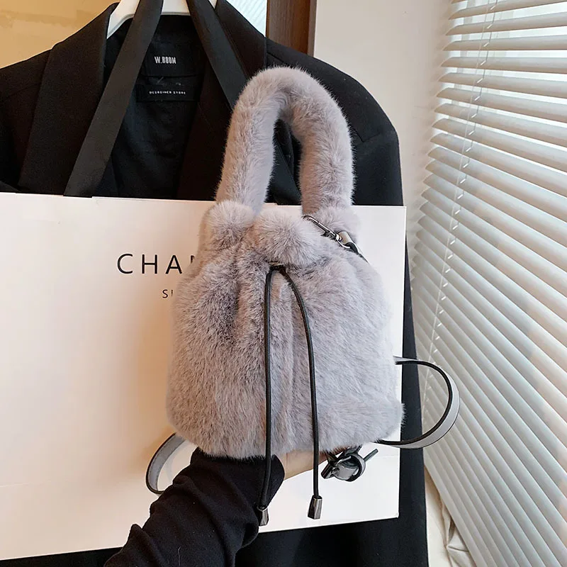 

Winter Portable Shoulder Crossbody Bag Plush Handbags Fashion Women Warm Totes Popular Female Bag Bucket Bag