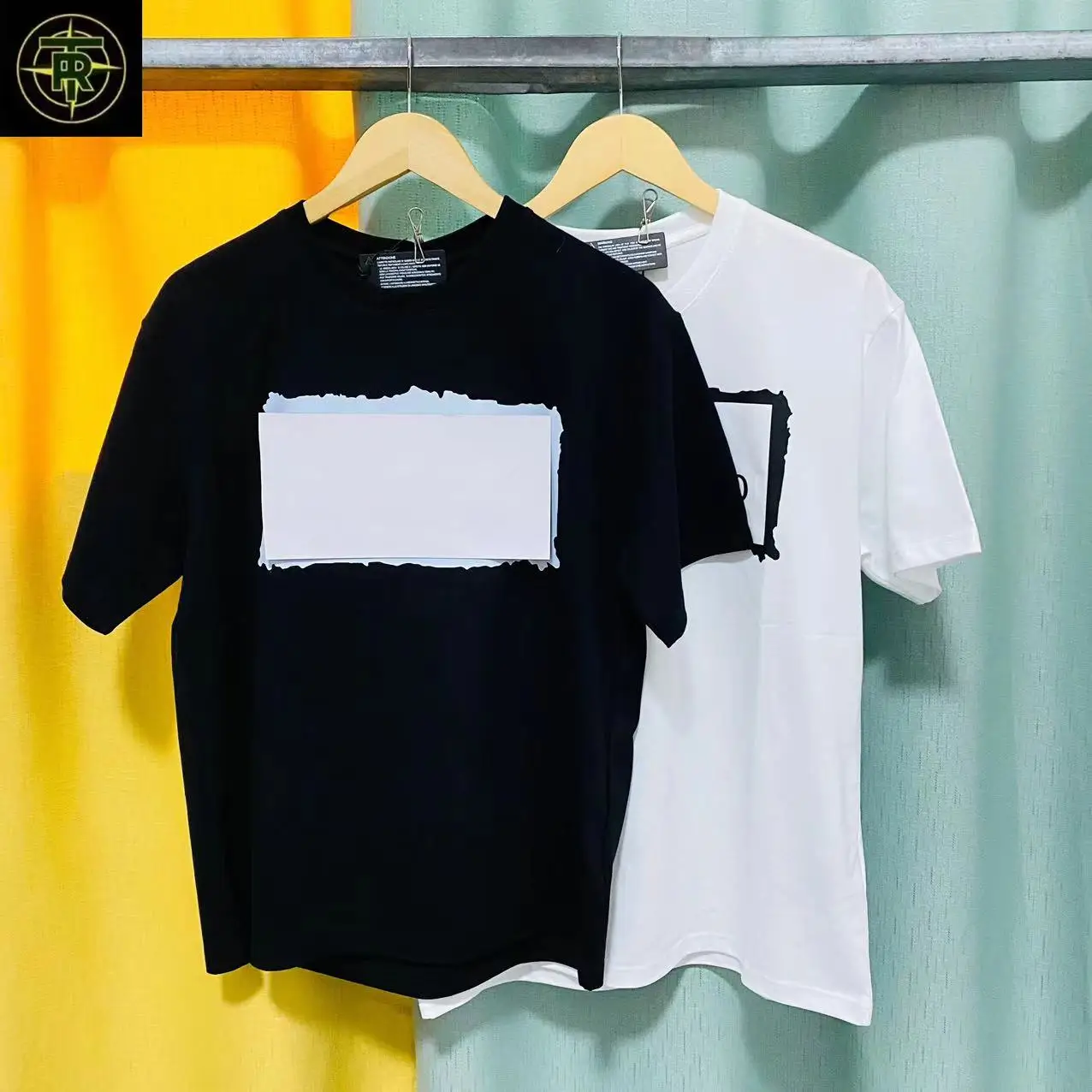 

This is The Stone Store2023ss' Latest Summer Classic Black And White Printed Logo, Couple's Solid Color Combed Cotton T-Shirt