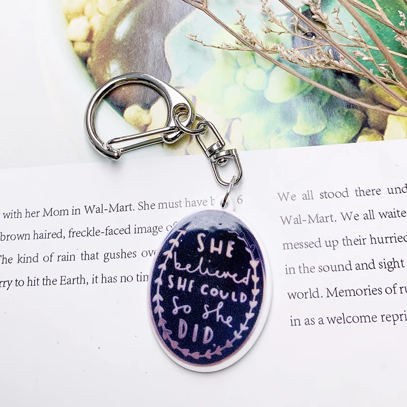 

1PC Cute Resin She Believed She Could Keychain for Car Bag Keyring Pendant Accessions Wedding Party Drop Shipping