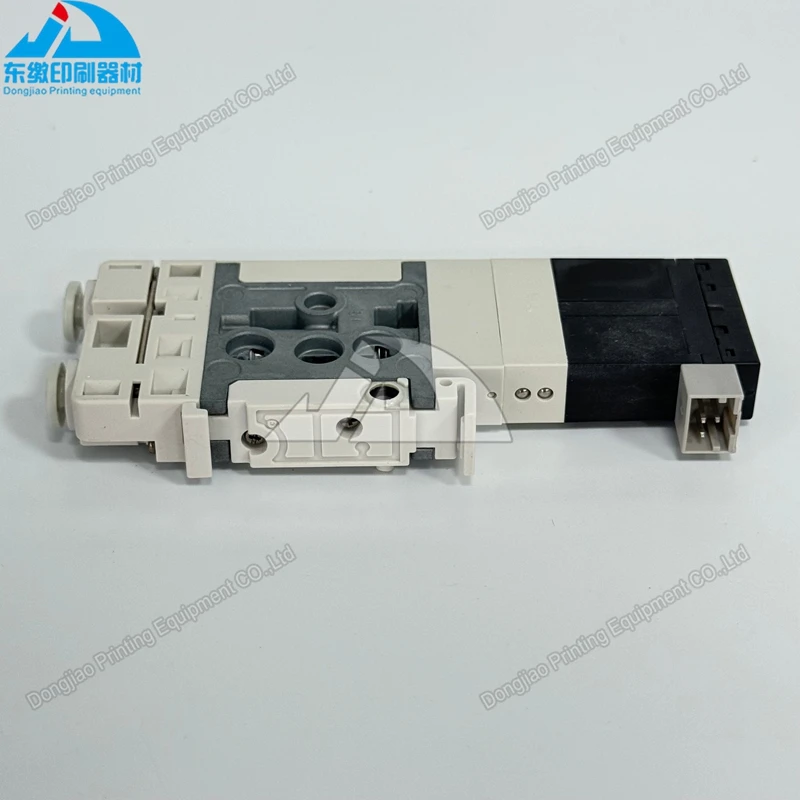 Фото Электромагнитный клапан SZ3160-5L0Z-C4 для печатных машин Komori, запчасти, электромагнитный клапан SZ3160-5LOZ-C6 №1