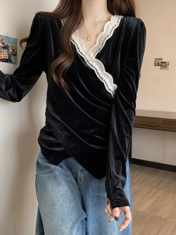 Plus size Velvet Shirt Women Autumn and Winter Age-Reducing Design Sense V-neck Lace Slim fit Chubby Girl Irregular Top