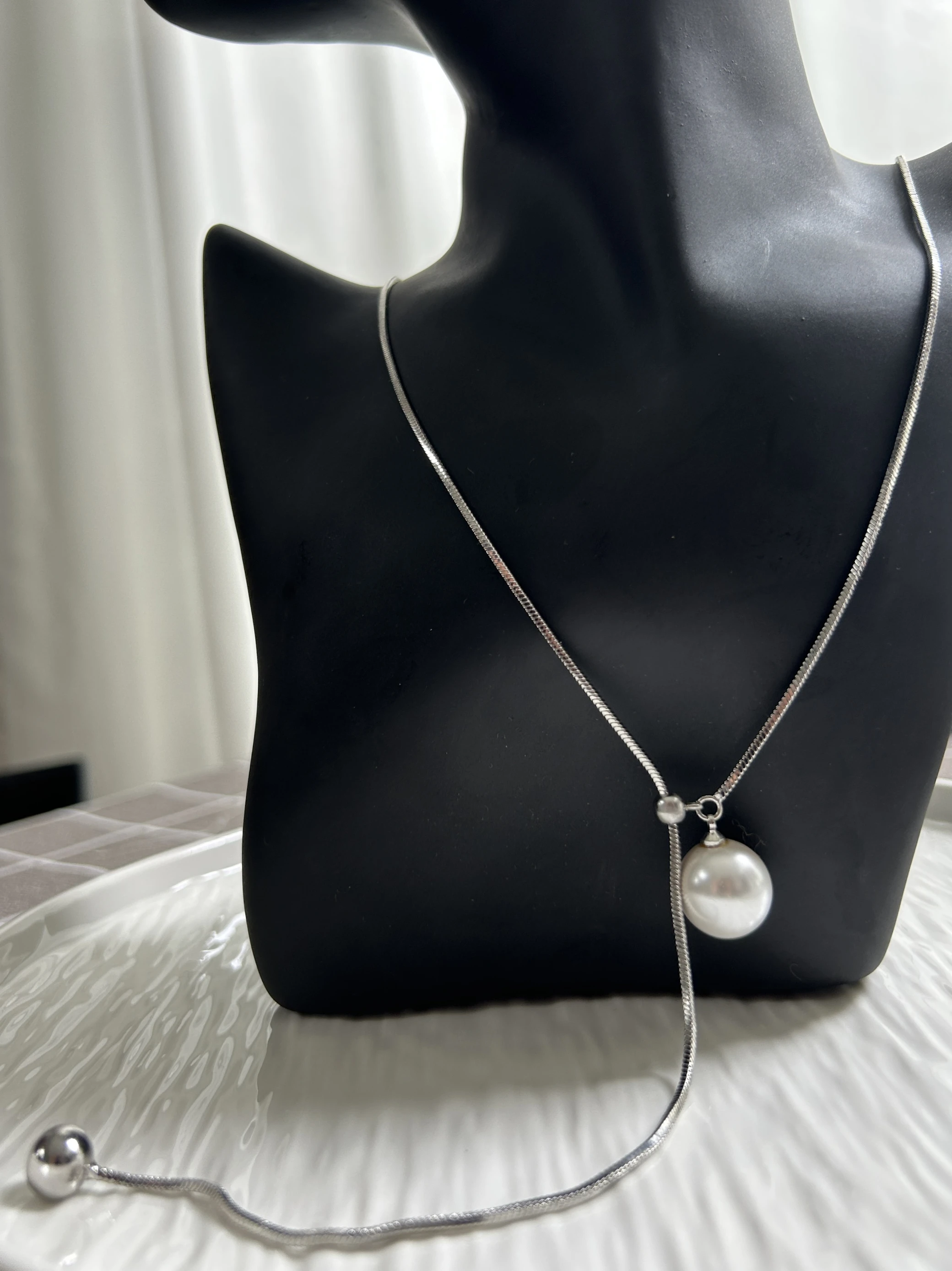 Pearl Necklace Women 2024 New Popular Light Luxury Elegant High-End Sweater Chain Long Decorative Accessories Pendant