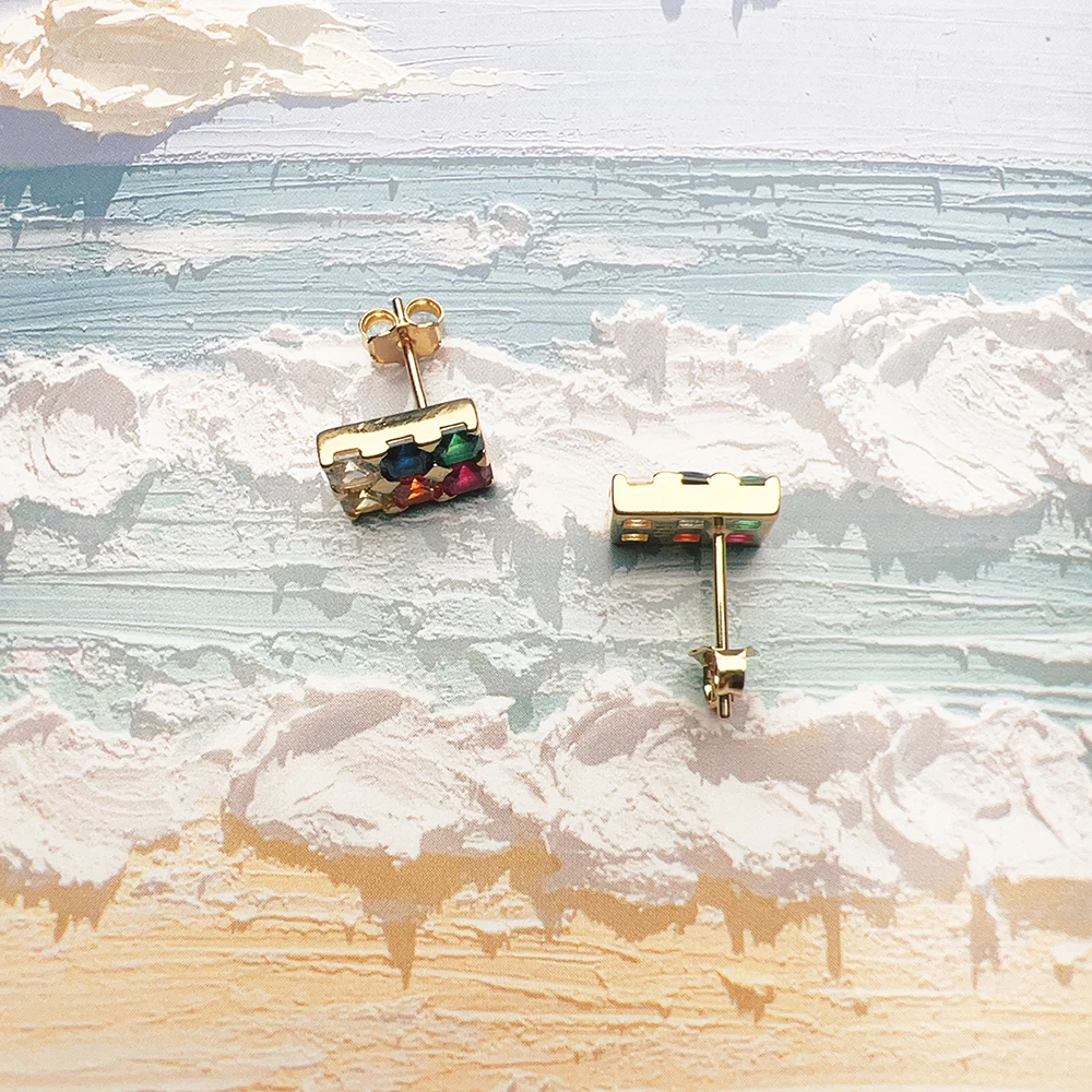 Женские серьги-гвоздики из серебра 925 пробы с разноцветными камнями