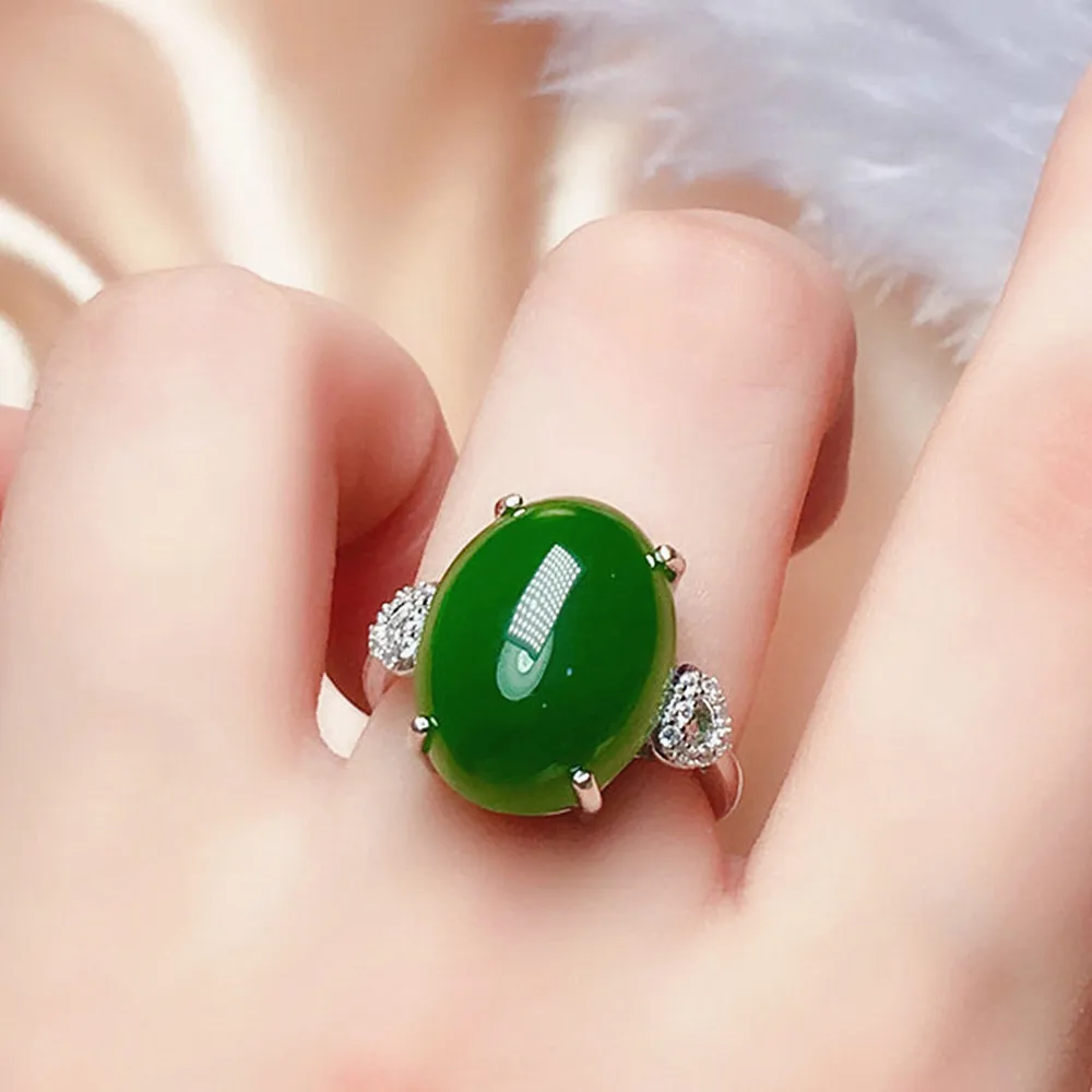 

Elegant Oval Green Jade Emerald Gemstones Diamonds Rings For Women White Gold Silver Color Bague Fine Jewelry Fashion Gifts Band