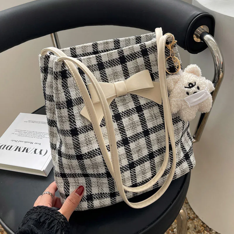 

Large Capacity Lattice Women's Shoulder Bags 2022 Trend Woman Spring Fashion Female Big Tote Handbags Casual Crossbody Bag