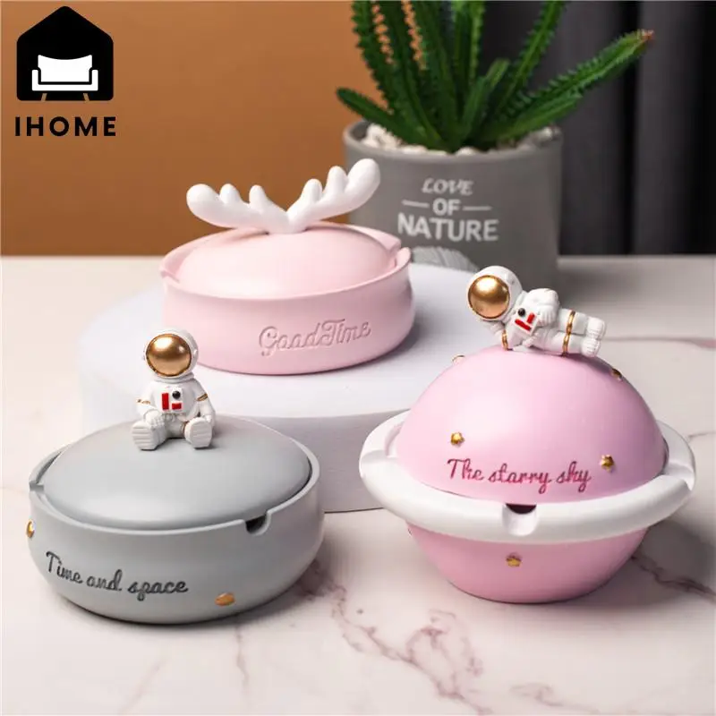 

IHOME Cartoon Resin Ashtray Personality Trend With Cover Anti-Smoke Smell Anti-fly Ash Creative Astronaut Ornaments New 2023