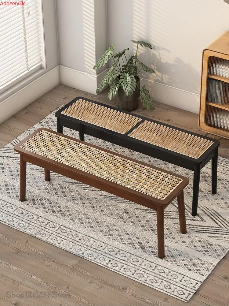 Длинный табурет из ротанга