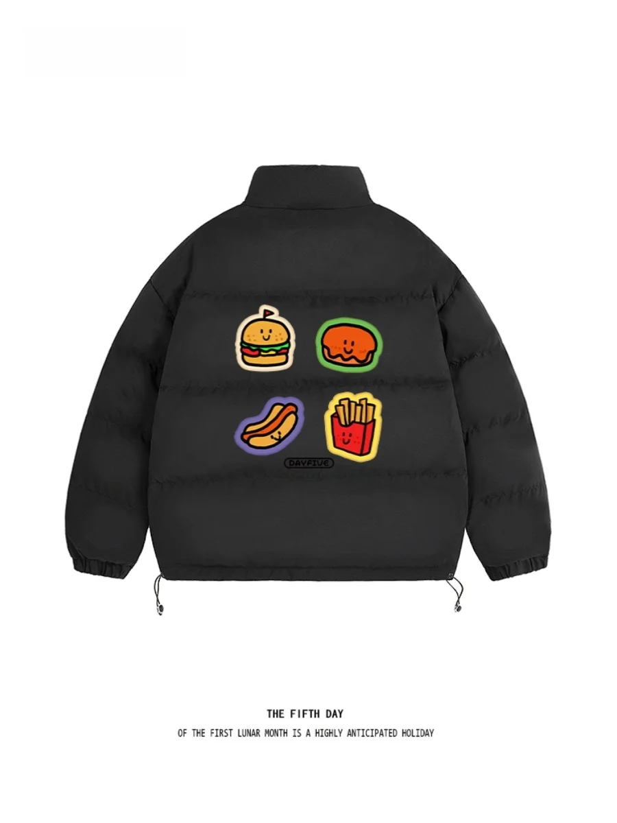 Веселая одежда с картофелем фри и гамбургером на день пятого дня теплая