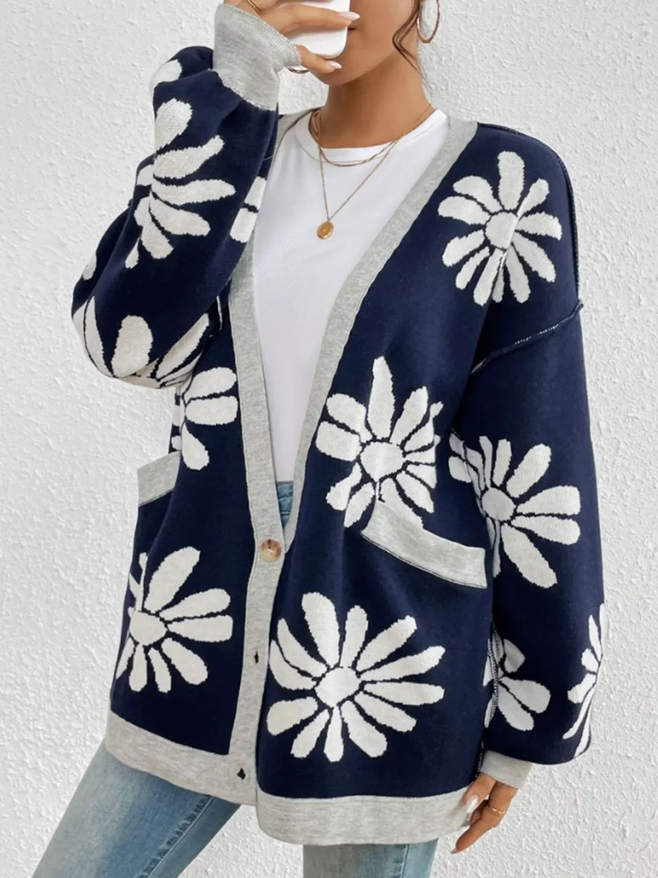 Новый женский модный осенне-зимний свитер с v-образным вырезом и принтом