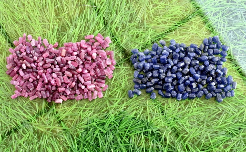 

Натуральные рубин и сапфир, лот 100 карат, BASILOSAURUS