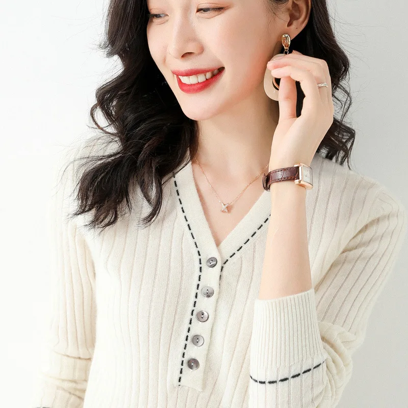 

Wool Blended 2023 Spring New Women's Slim V-neck Color Matching Small Fragrance Style Short Bottoming Knitted Sweater Sweater