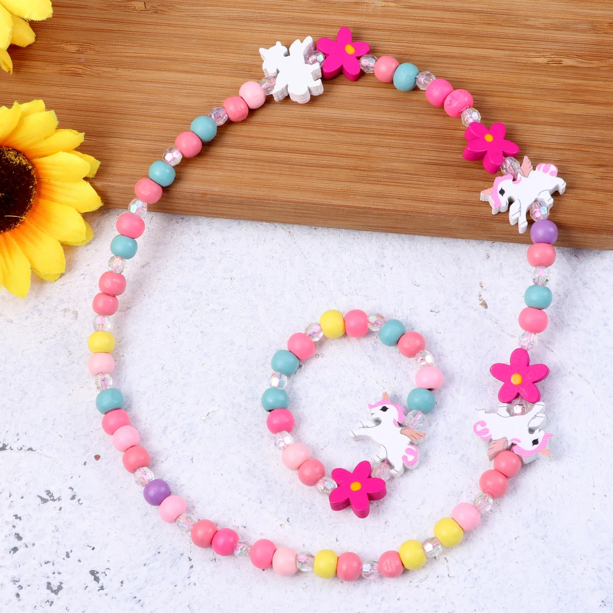 

Деревянная красочная корзина из бисера для детских поделок