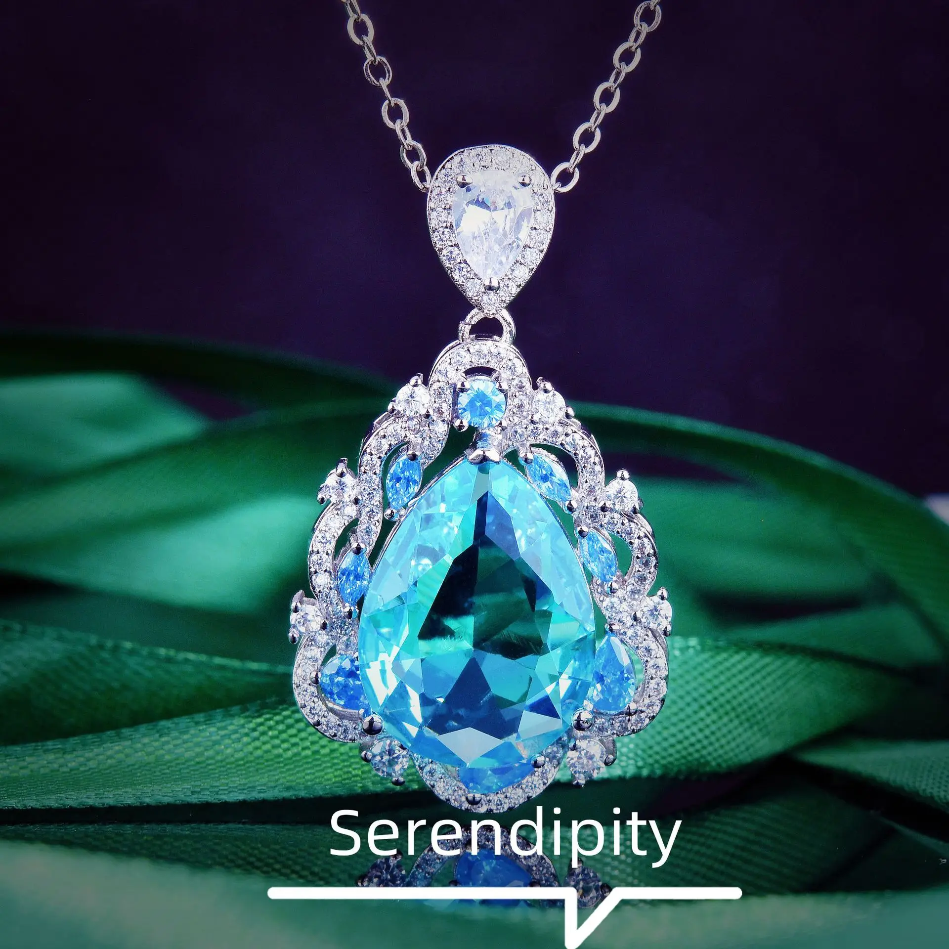 

Luxury Aquamarin Necklaces For Women Rhinestone Water Drop Chain Pendant Necklace Ladies Vintage Choker Necklace Jewelry