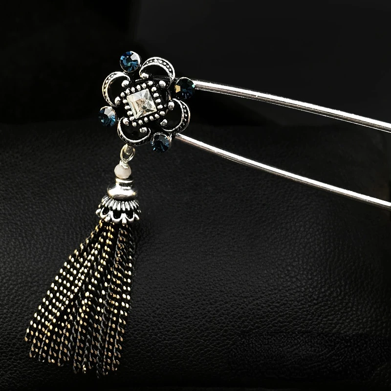 Upscale Retro Tassel Big Pin Korean Luxury Brooch Women Elegant Scarf Buckle Shawl Buckle Corsage Accessories Rhinestone Jewerly