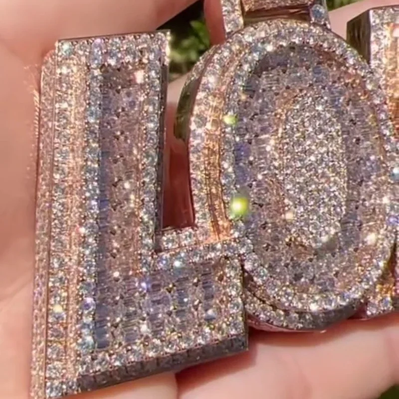 Рисунок 2 - Бриллиантовая подвеска JEWE с муассанитом