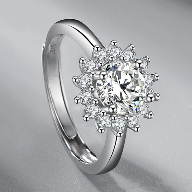 

European and American Silver Color Imitation Moissanite Shining Sun Flower Zircon Ring Wedding Jewelry Proposal Birthday Gift