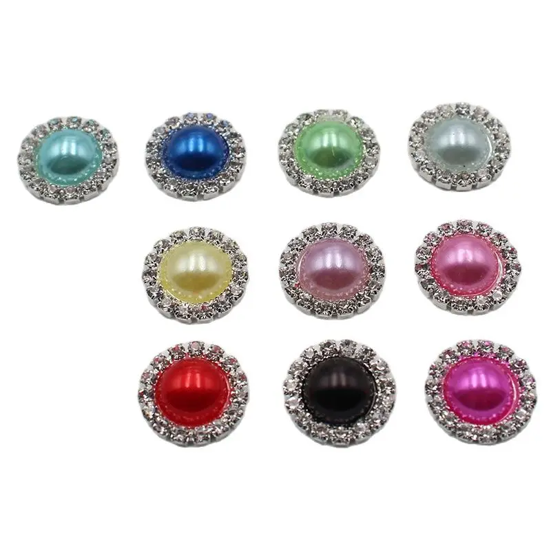 Металлические украшения на шею. Кабошоны со стразами. Круглый аксессуар. Круглый аксессуар. Круглый аксессуар.