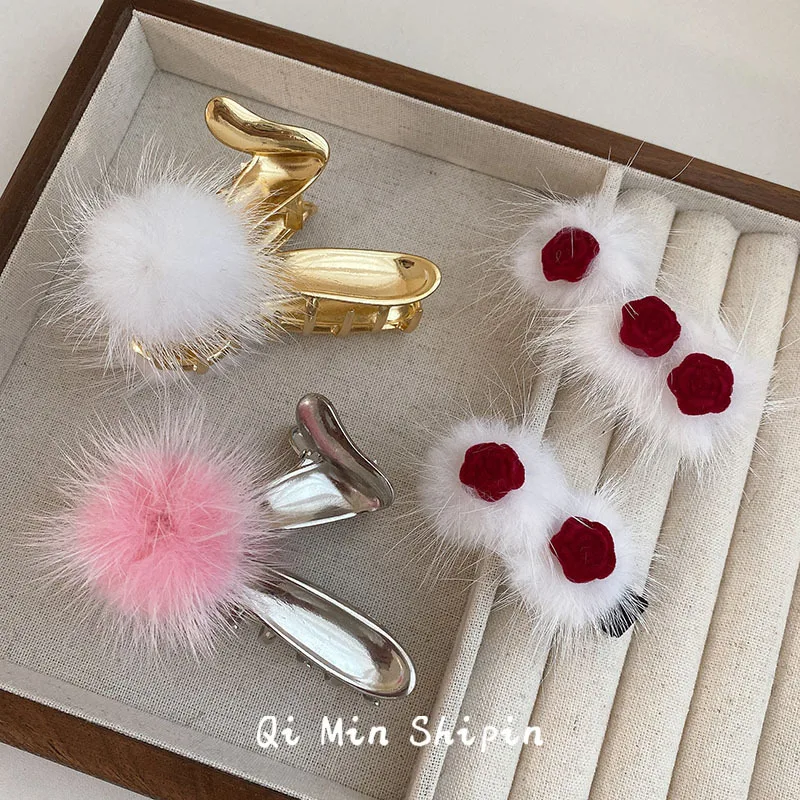 

Autumn Winter Jade Rabbit Plush Cute Hairpin Headwear Back Brain Scoop Clasp Clip Female 2023 New Shark Clip Girls Headwear