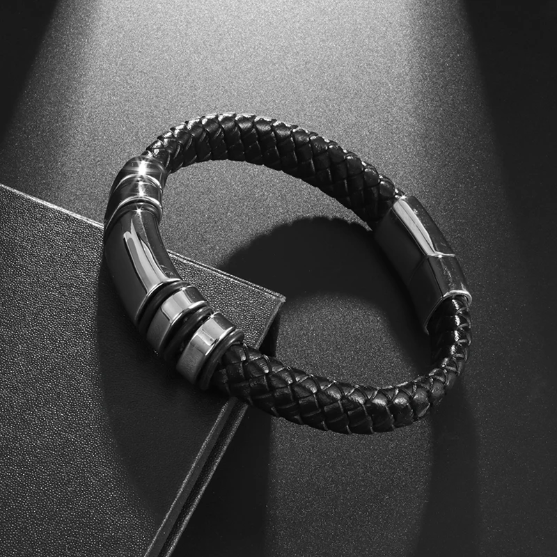 Мужской плетеный кожаный браслет