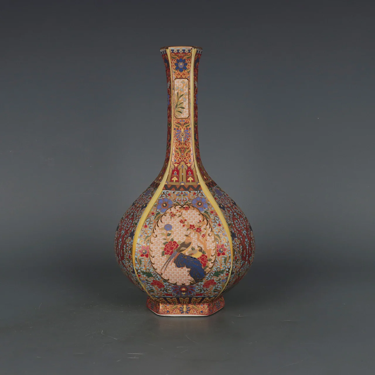 

Qing Dynasty Yongzheng Enamel Colorful Flower And Bird Gallbladder Antique Porcelain Vase Jingdezhen Decoration Collection