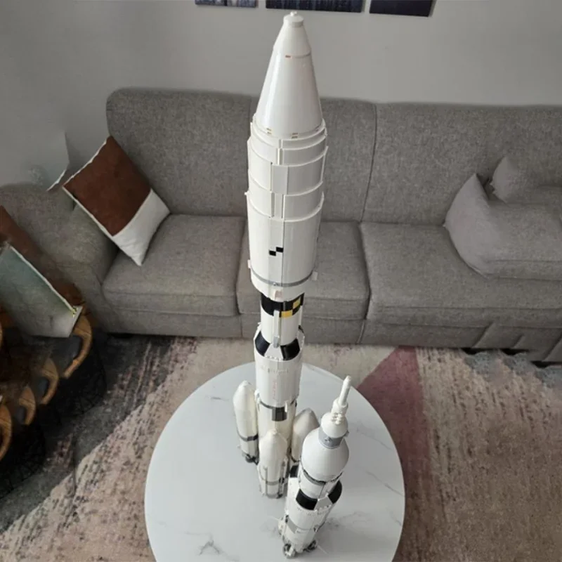 Фото Конструктор MOC Saturn V MLV: Трехступенчатая космическая ракета, 5369 деталей, развивающая игрушка для сборки, идеальный подарок на праздник №4